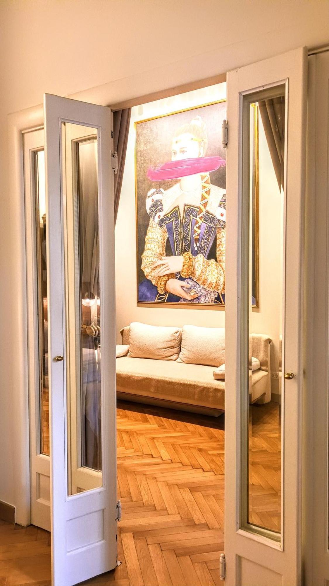 Littlehouse- Entire Property For Maximum 4 People Boekarest Buitenkant foto